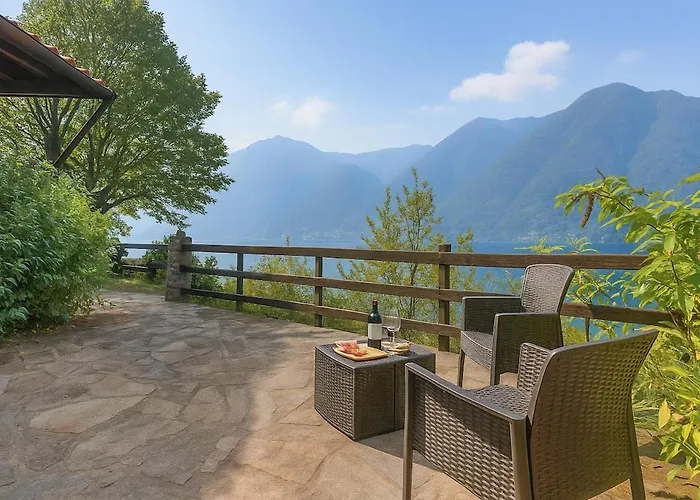 Casa Della Dolce - Terrace & Exclusive Dock Дом отдыха Нессо